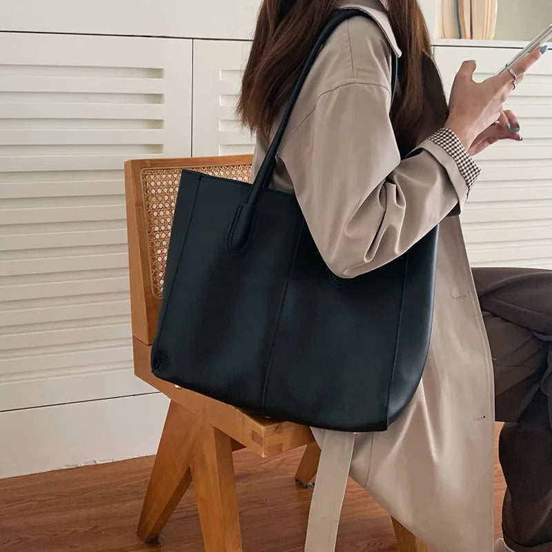The Aria Tote