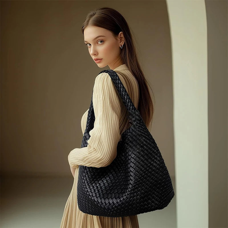 The Aven Tote